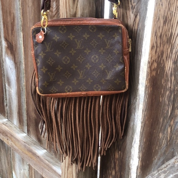 Handbags - Vintage Boho Authentic Louis Vuitton crossbody